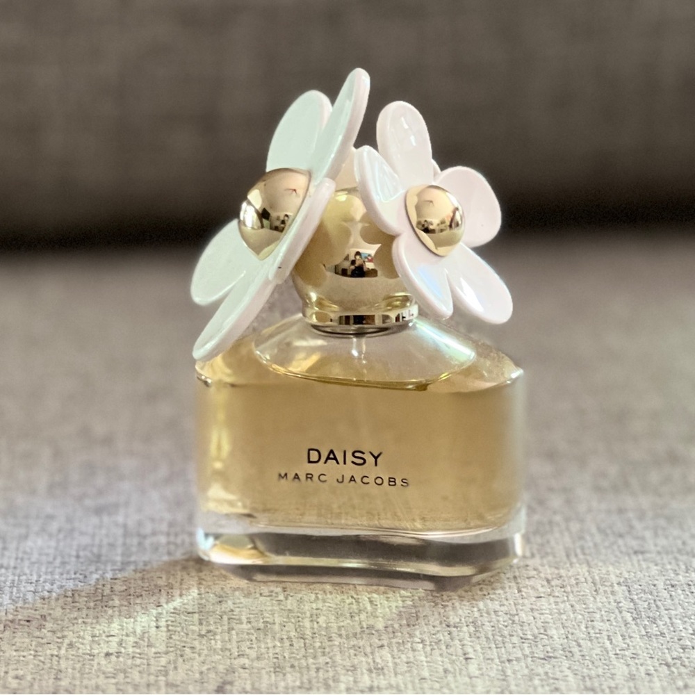 Daisy by Marc Jacobs Eau de Toilette Spray 1.7oz